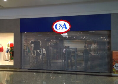 Porta de enrolar vazada