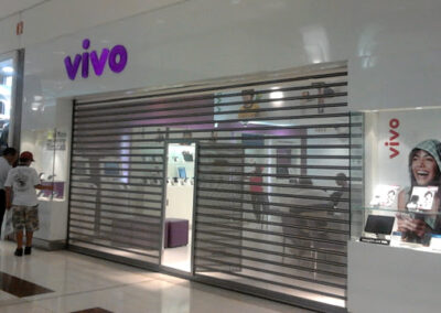 Instalação de porta de enrolar automática