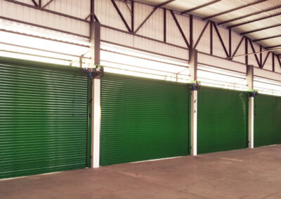 Material para porta de enrolar automática