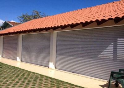 Chapa para porta de enrolar