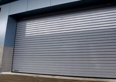 Chapa para porta de enrolar