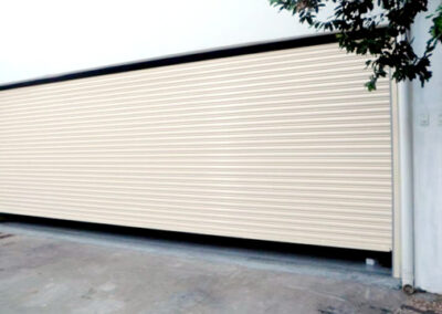 Chapa para porta de enrolar